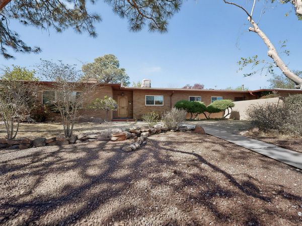 1511 Columbia Drive NE, Albuquerque, NM 87106