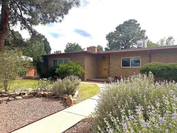 1511 Columbia Drive NE, Albuquerque, NM 87106