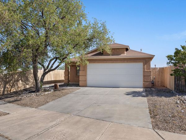 10104 Round Up Place SW, Albuquerque, NM 87121