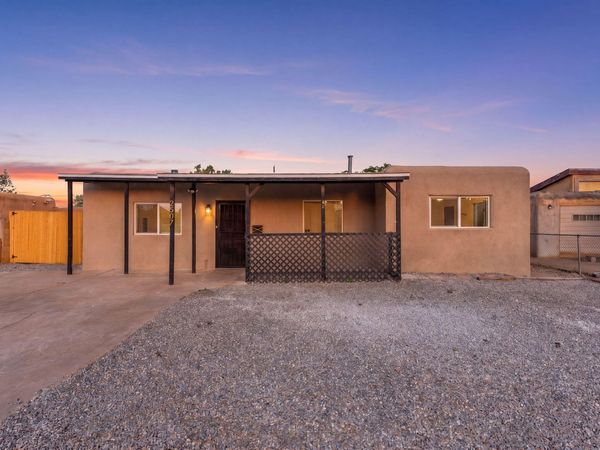 2507 Alvarado Drive NE, Albuquerque, NM 87110