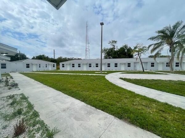 4393 Windsor Avenue, Unit 28, West Palm Beach, FL 33407