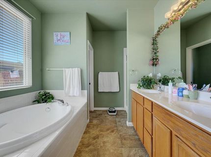 1690 Barrington Dr, Yuba City, CA 95993 Photo