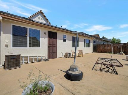1690 Barrington Dr, Yuba City, CA 95993 Photo