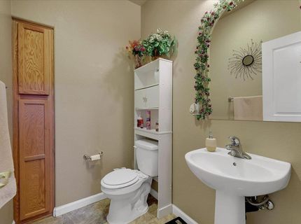 1690 Barrington Dr, Yuba City, CA 95993 Photo