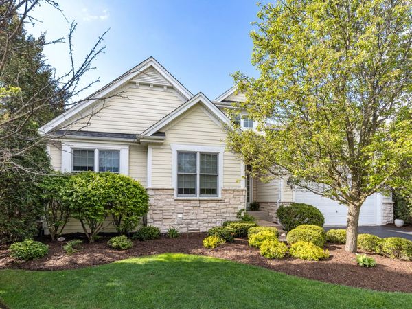 2701 W Walnut Court , Woodridge, IL 60517