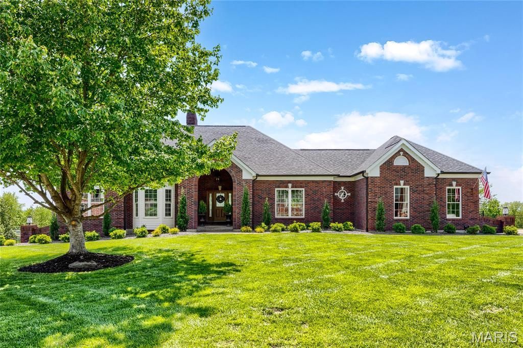 5335 Lancelot Drive , Weldon Spring, MO 63304 Main Photo