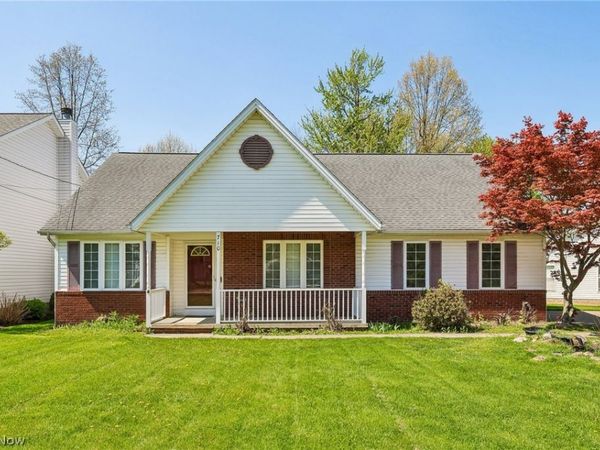 710 Erie Road , Eastlake, OH 44095