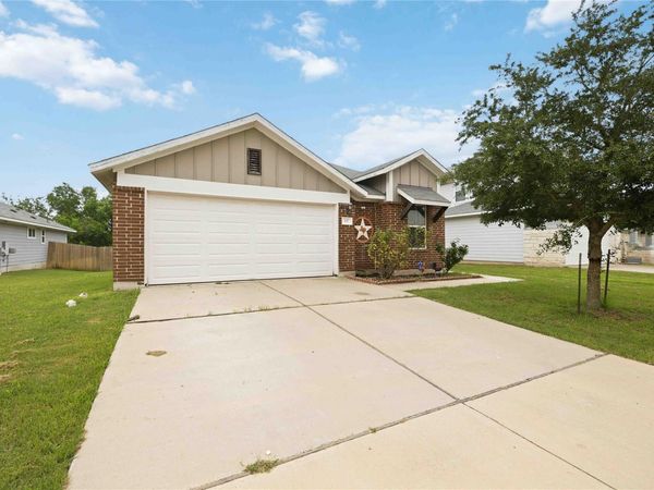107 Saranac DR, Elgin, TX 78621