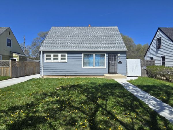 5630 W Carmen Ave, Milwaukee, WI 53218