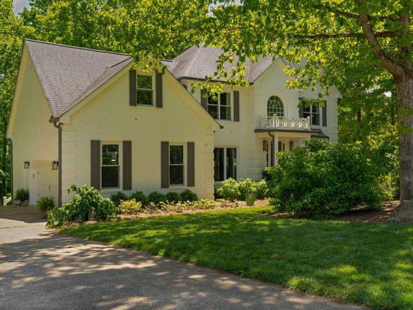 2404 Woodlair Way, Signal Mountain, TN 37377