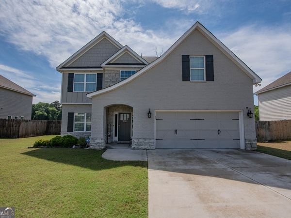125 Amberley Court, Kathleen, GA 31047