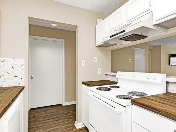 1826 S Brightside View Dr, Unit #M, Baton Rouge, LA 70820