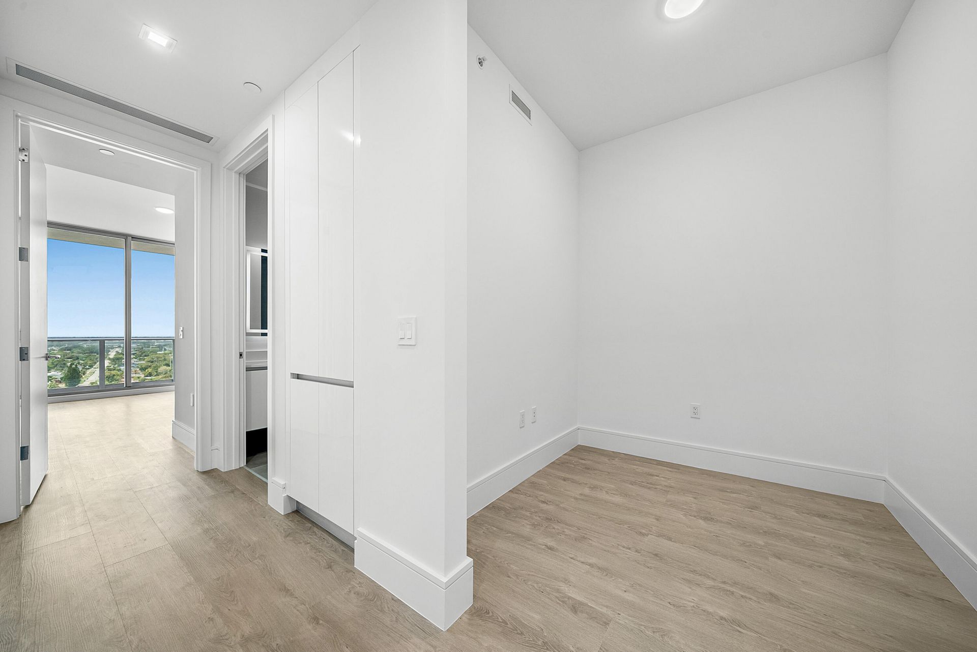 220 Lake Shore Drive, Unit 1508, Lake Park, FL 33403 Photo