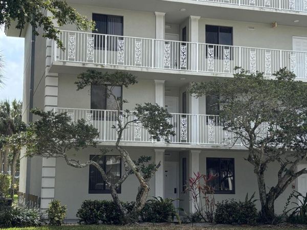2561 Village Boulevard, Unit 101, West Palm Beach, FL 33409