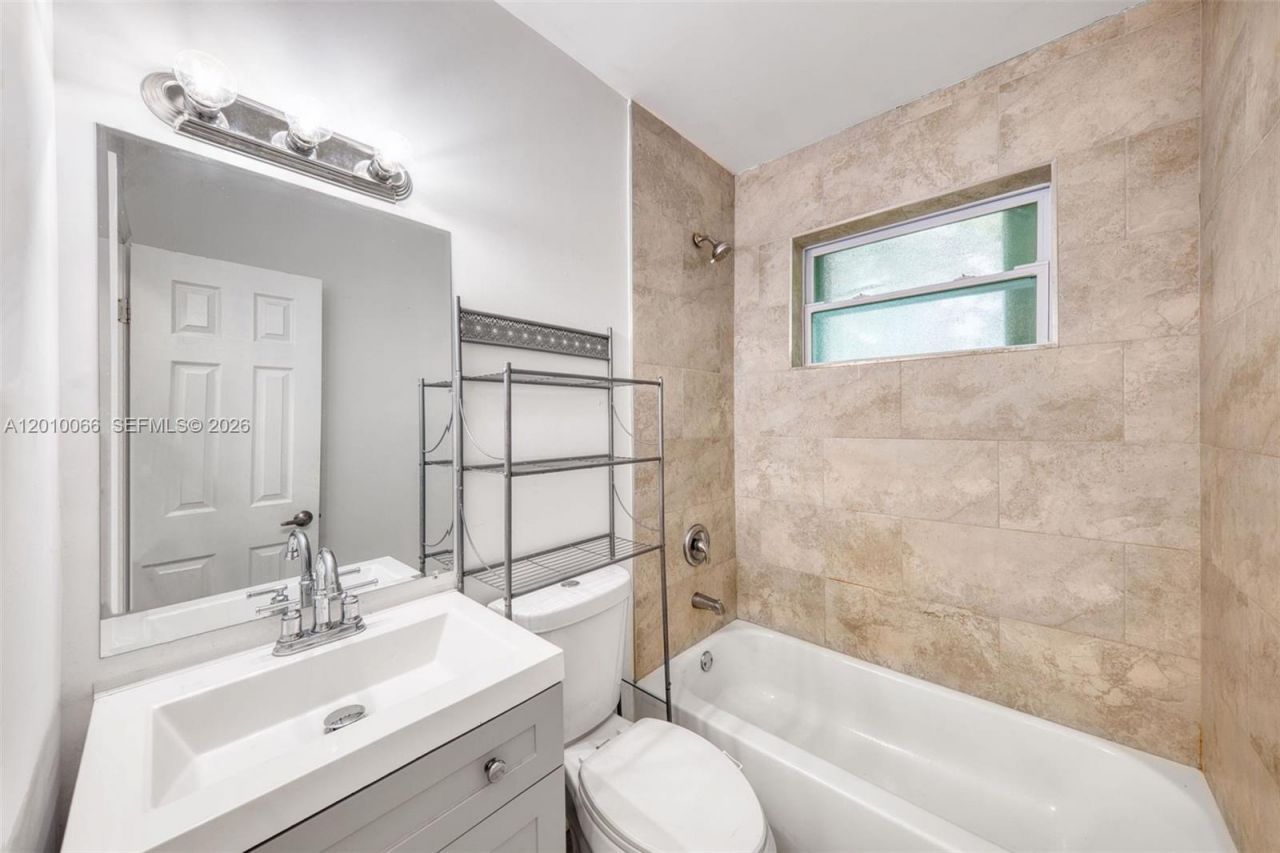 1535 NW 53rd St , Unit 1535, Miami, FL 33142 Photo