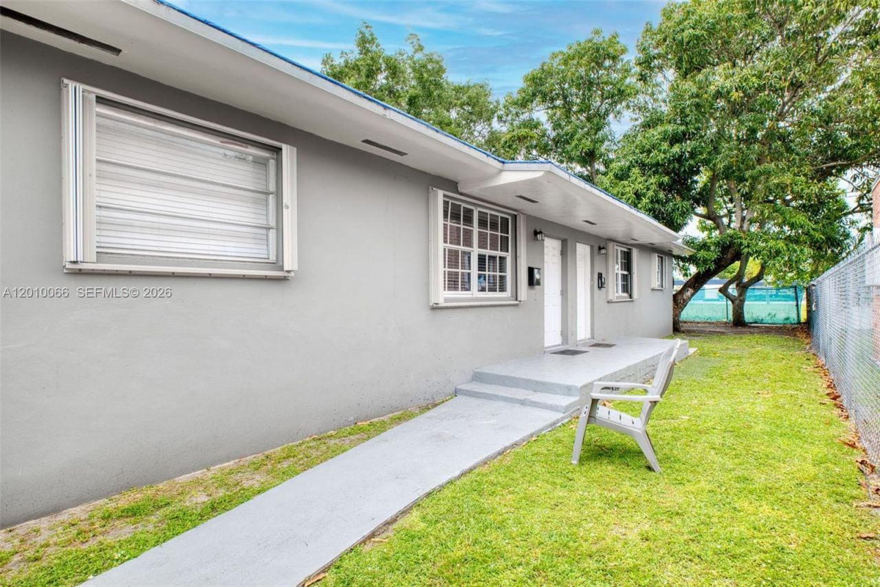 1535 NW 53rd St , Unit 1535, Miami, FL 33142 Photo