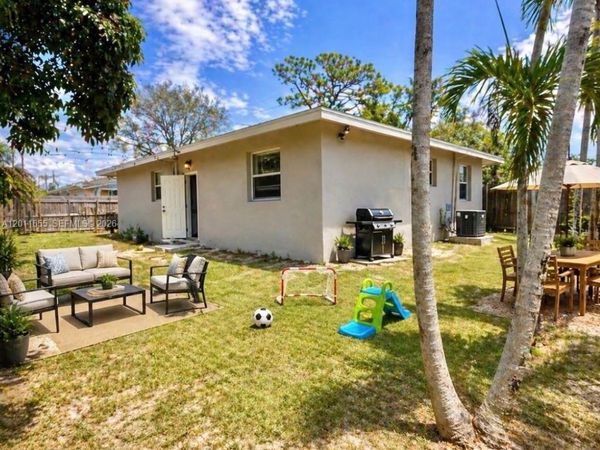 1201 NE 6th Ave, Unit 1201, Fort Lauderdale, FL 33304