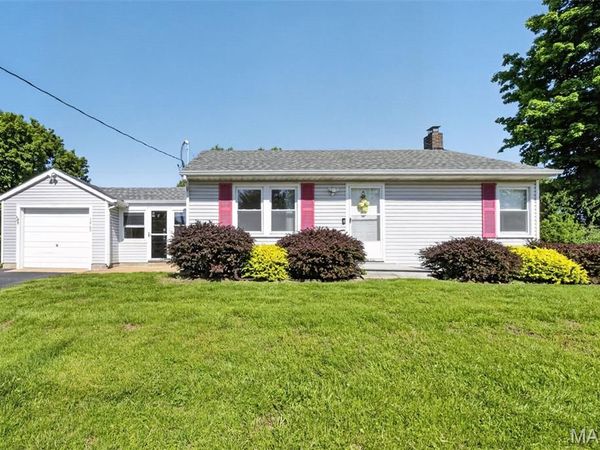 3909 Shackelford Road, Florissant, MO 63034