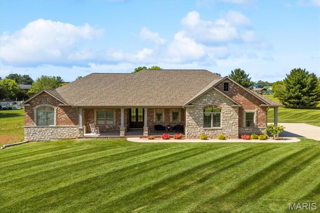 701 Williams Landing, Waterloo, IL 62298 Main Photo