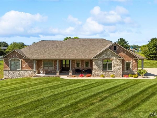 701 Williams Landing, Waterloo, IL 62298