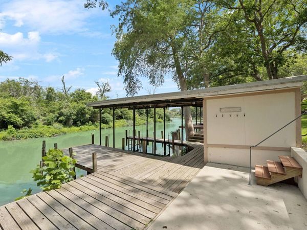 180 Wampum WAY, Seguin, TX 78155