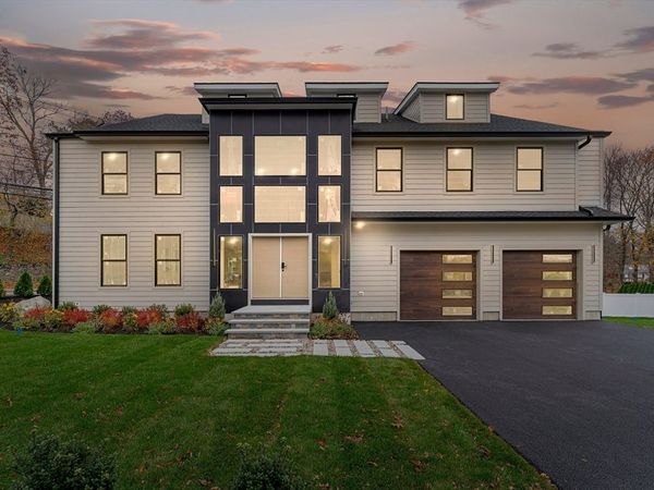8 Noanett Rd, Needham, MA 02494