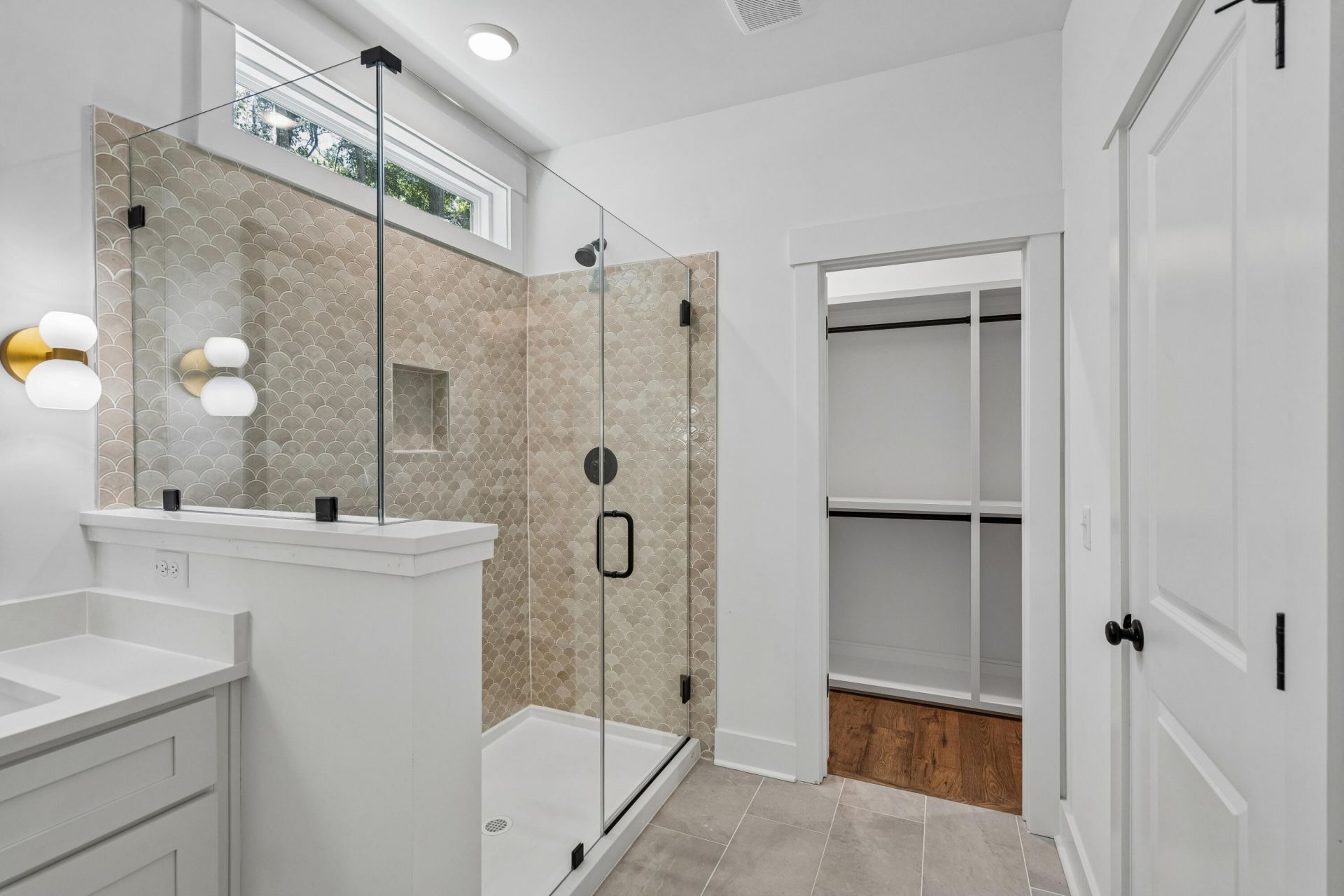696 Eagle Street Photo 30