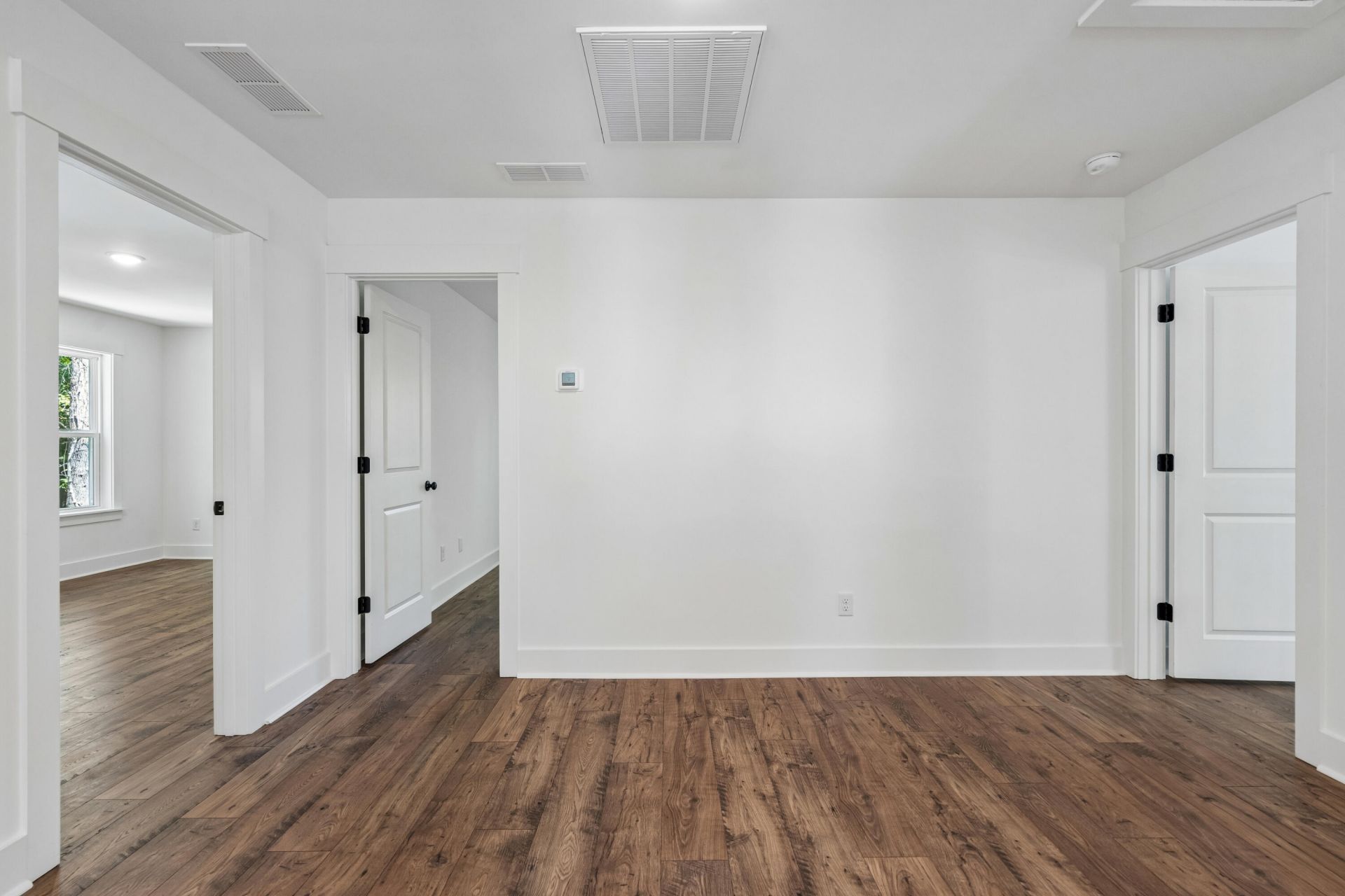 696 Eagle Street Photo 34
