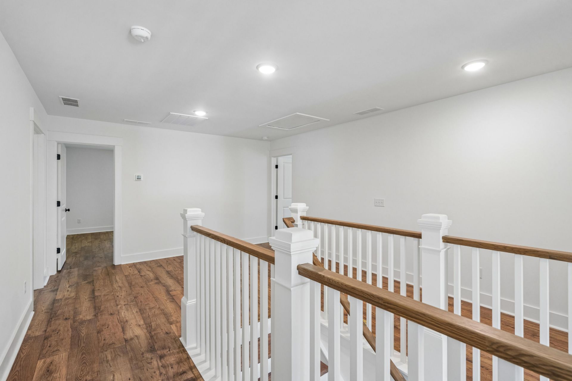 696 Eagle Street Photo 35