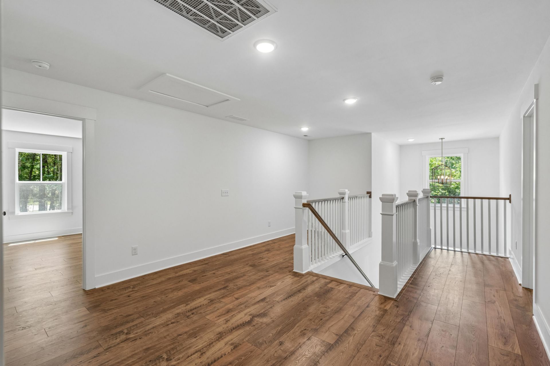 696 Eagle Street Photo 36