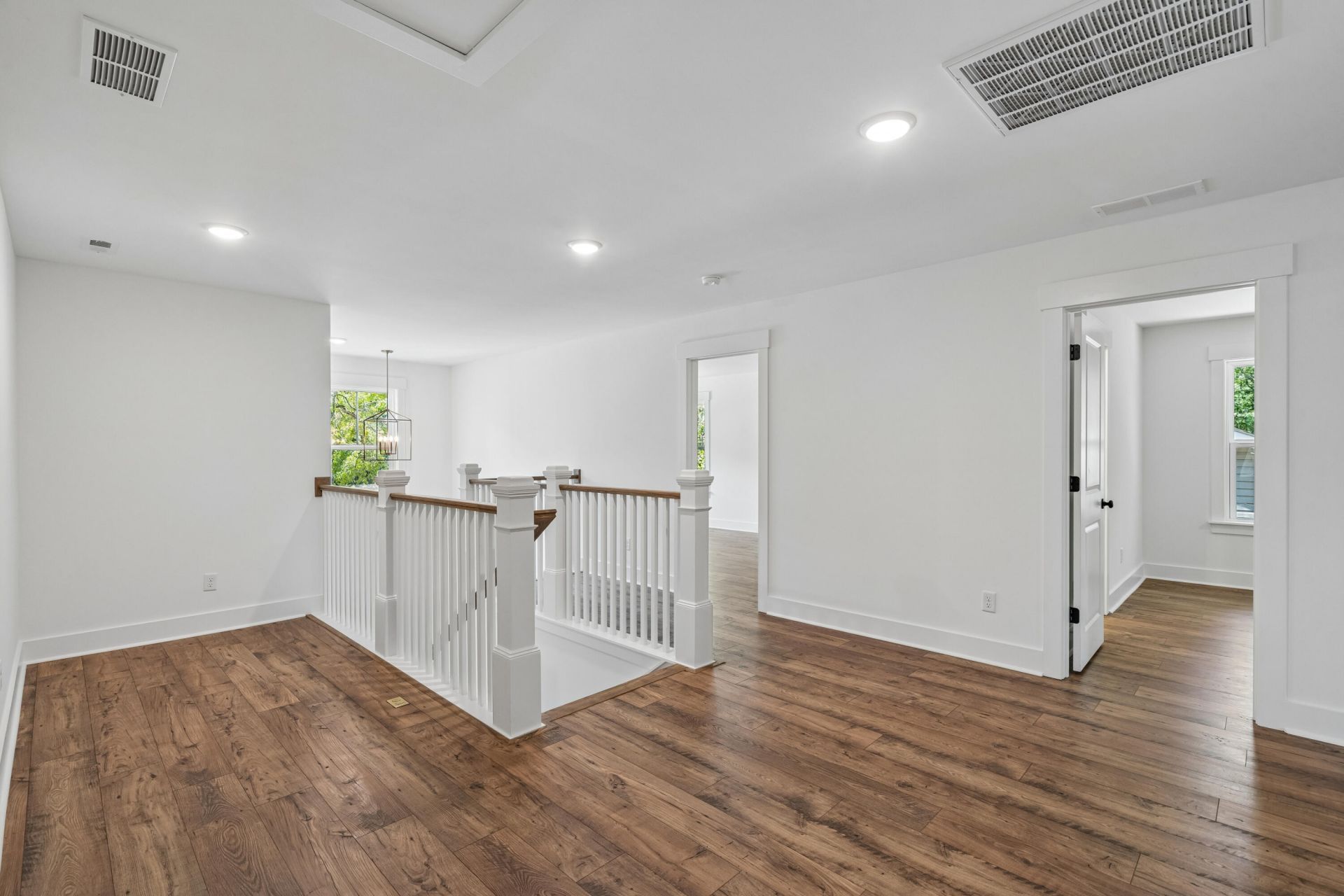696 Eagle Street Photo 37
