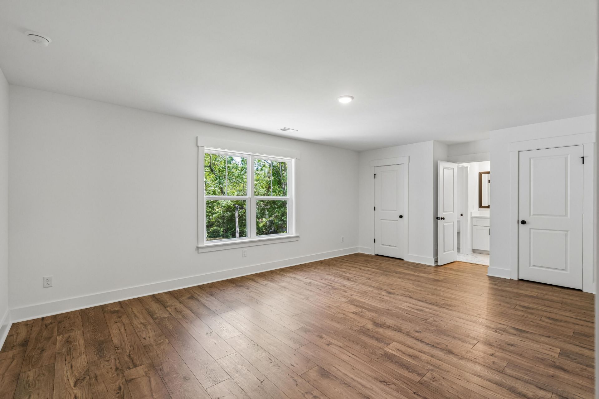 696 Eagle Street Photo 43