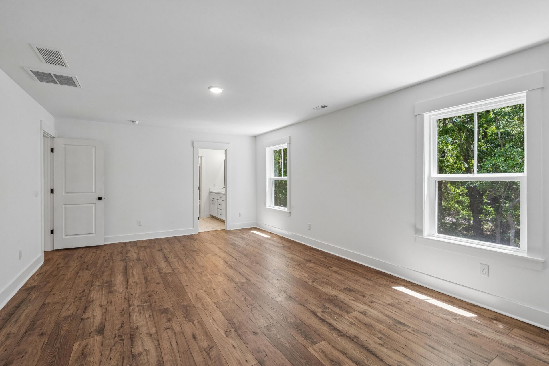 696 Eagle Street Photo 46