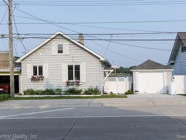 105 Gratiot Boulevard, Marysville, MI 48040