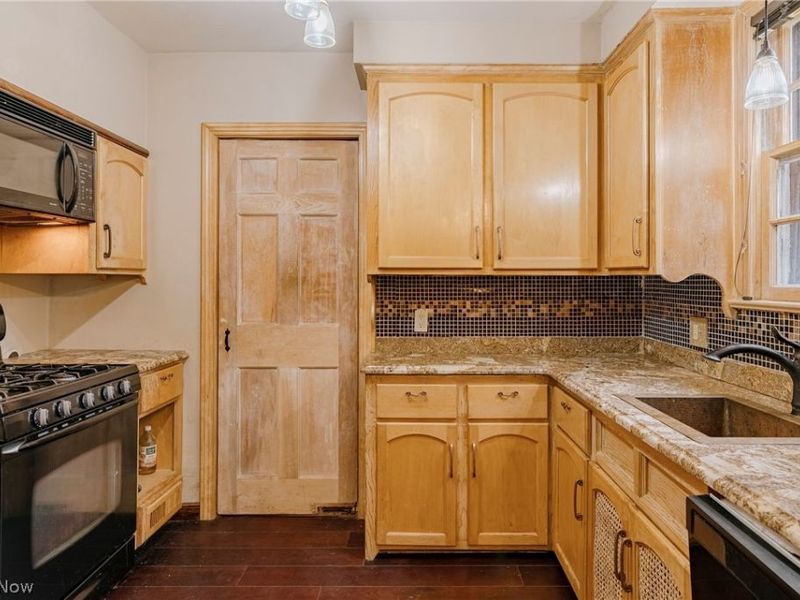 3675 Avalon Road, Shaker Heights, OH 44120 Photo 9