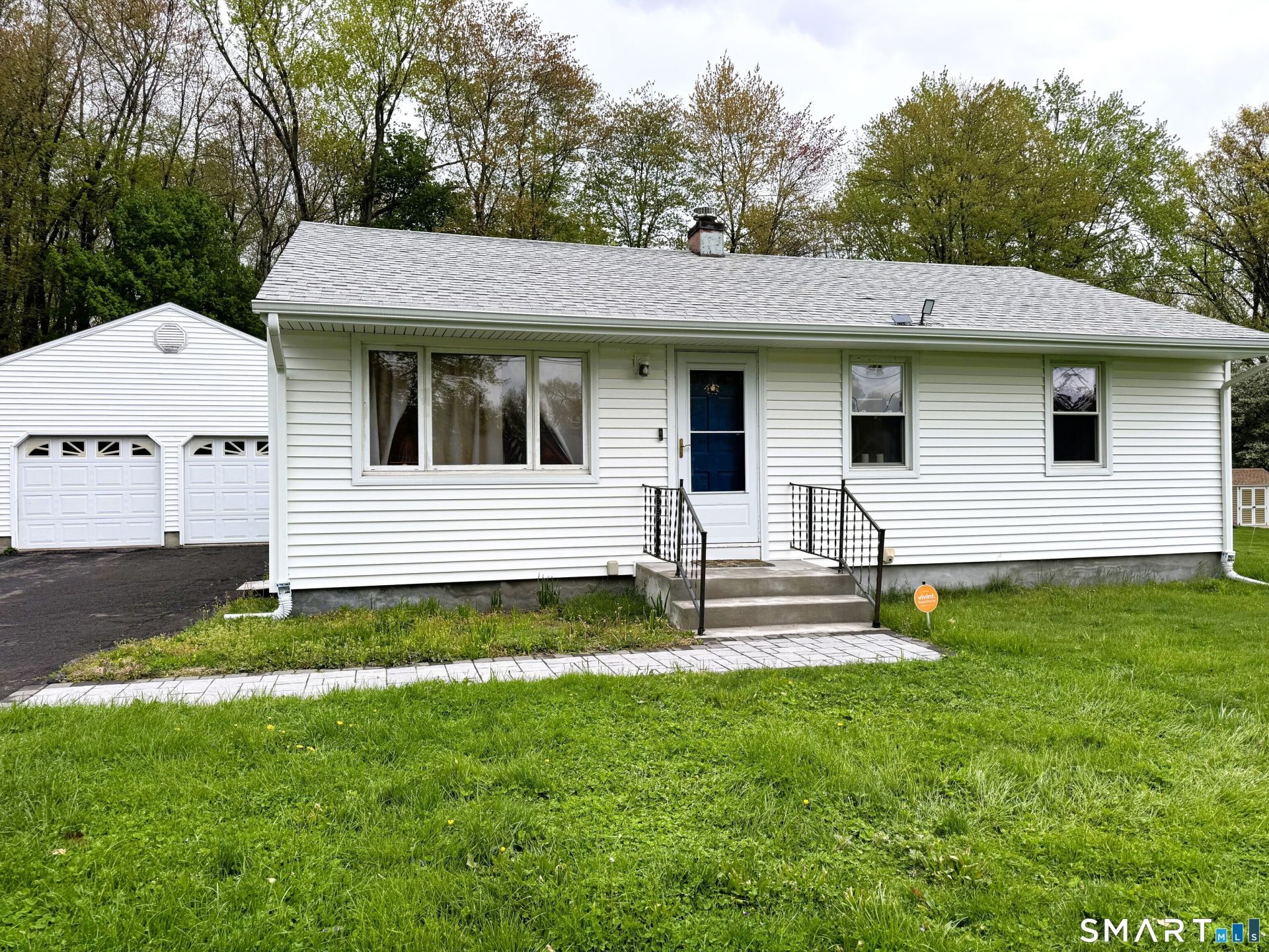 17 Cricket, East Windsor, CT 06088 Main Photo