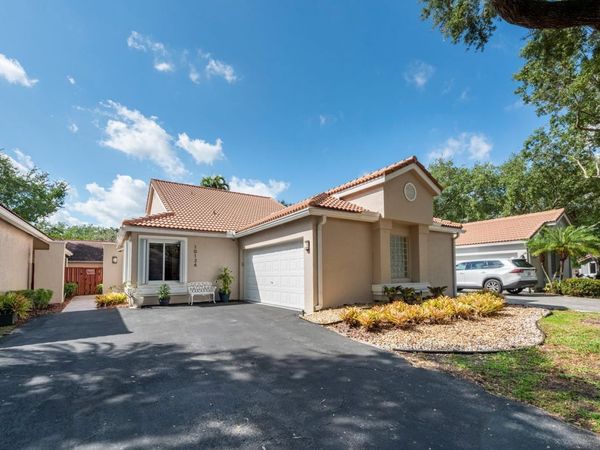 10124 NW 3rd Court, Plantation, FL 33324
