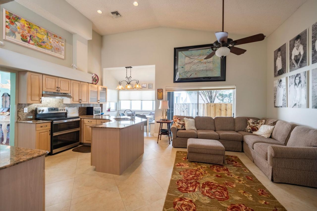 10124 NW 3rd Court, Plantation, FL 33324 Photo