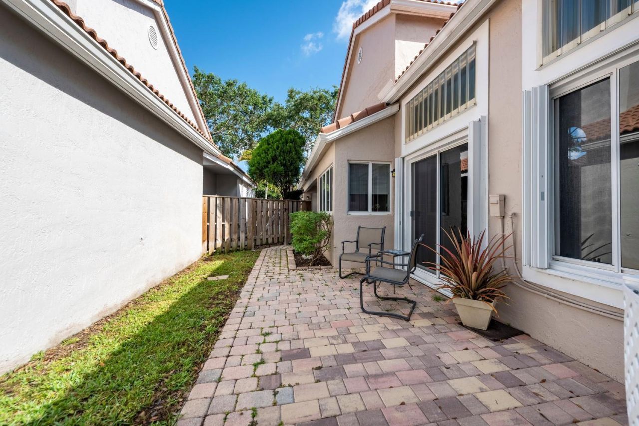 10124 NW 3rd Court, Plantation, FL 33324 Photo