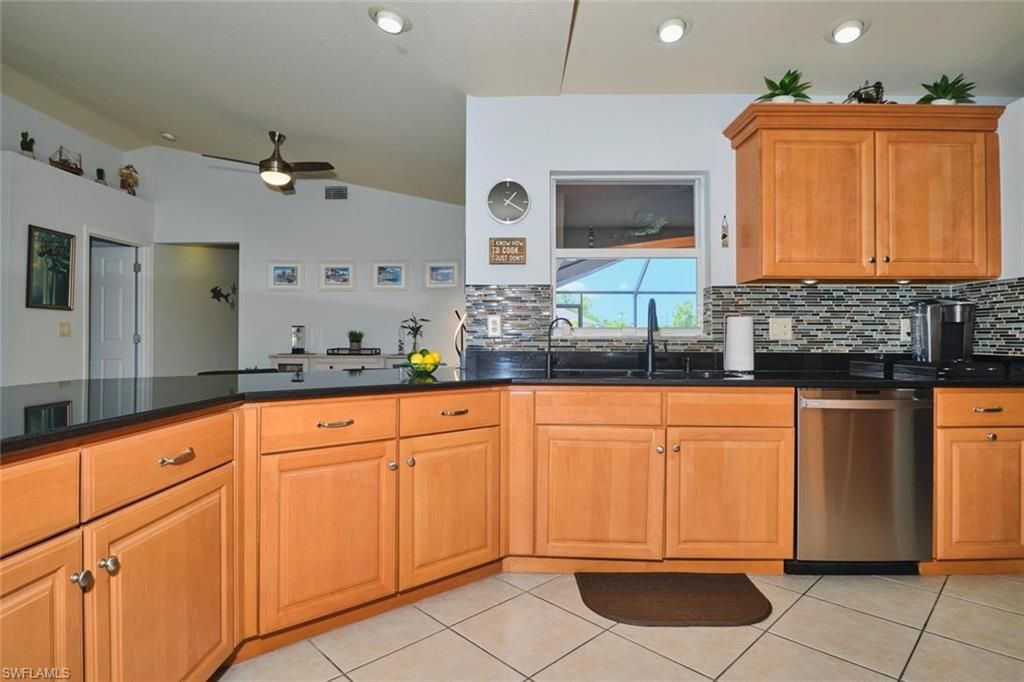 844 NE 6th Ave, Cape Coral, FL 33909 Photo