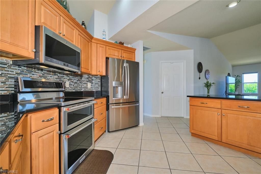 844 NE 6th Ave, Cape Coral, FL 33909 Photo