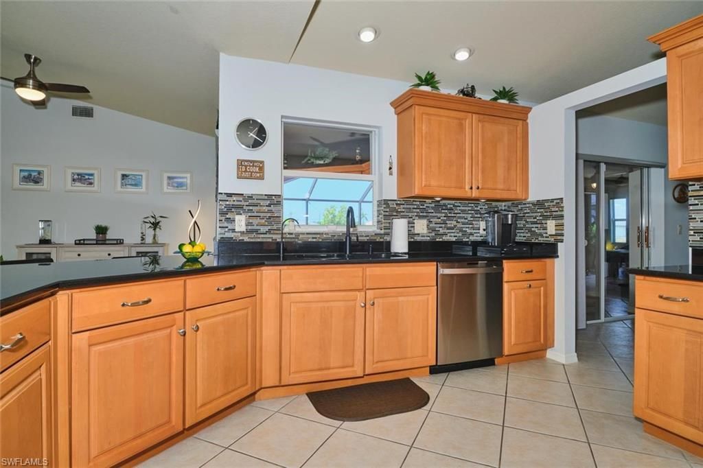 844 NE 6th Ave, Cape Coral, FL 33909 Photo