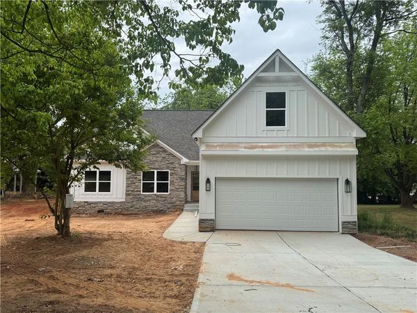 875 Lynn Avenue , Jefferson, GA 30549