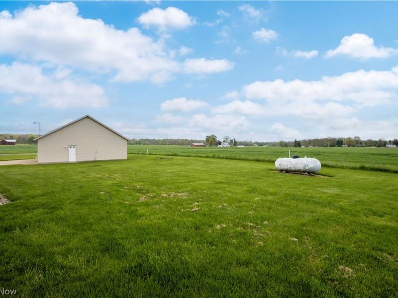 17361 Back Massillon Road, North Lawrence, OH 44666 Photo 10