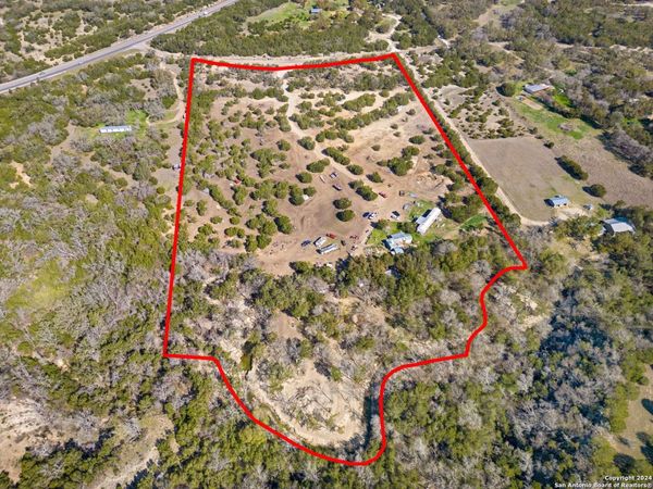 4621 MCCALL CREEK RD, Blanco, TX 78606