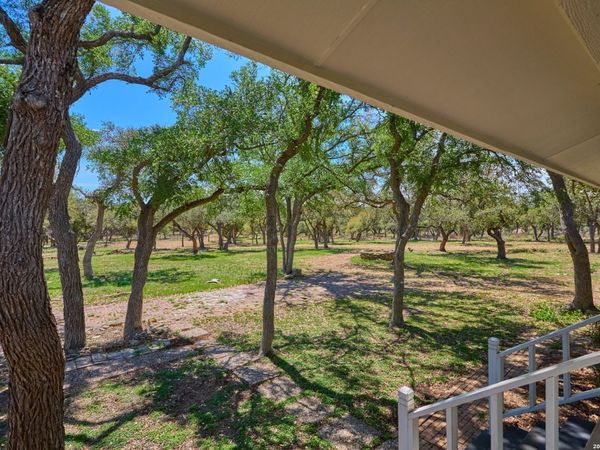 680 ASPEN RDG, Blanco, TX 78606
