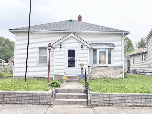 321 Day Street, Logansport, IN 46947