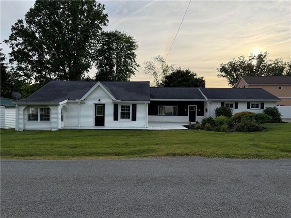 11753 Oakview Rd, Conneaut Lake, PA 16316