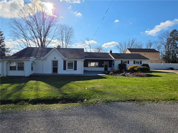 11753 Oakview Rd, Conneaut Lake, PA 16316