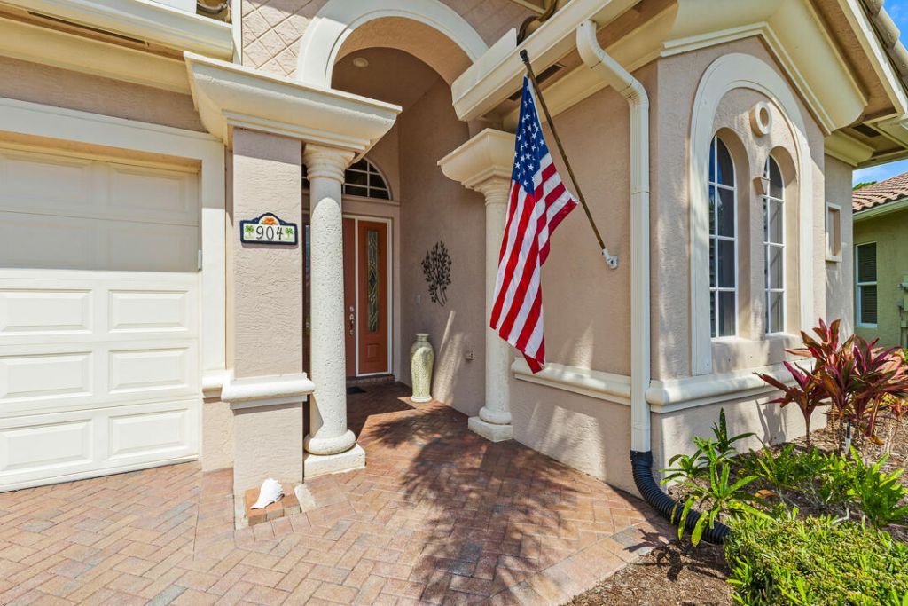904 SW Pebble Lane, Palm City, FL 34990 Photo